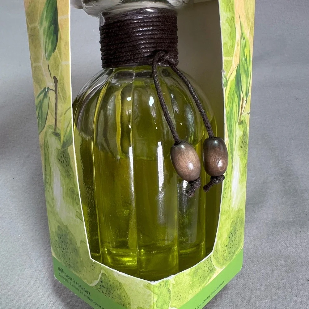 Pier 1 Imports Reed Diffuser Honey & Pear Discontinued Fragrance 10oz NOS 2016
